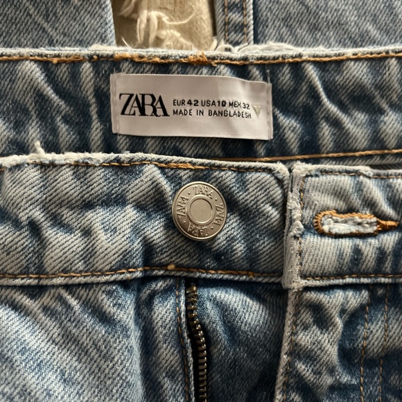 Zara light wash jeans - Picture 4 of 4